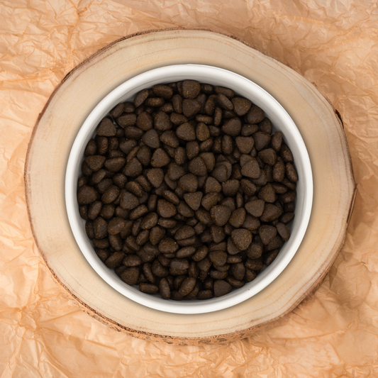 Pienso Natural Grain Free perro pequeño mediano Salmón Escocés con eneldo, espinacas, hinojo, espárragos y tomate Naturalmente Feliz croqueta