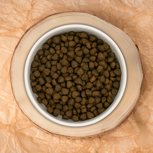 Pienso natural grain free perro mediano pequeño Ternera Angus con zanahoria, judías verdes, coliflor tomate y calabacín Naturalmente Feliz tamaño croqueta