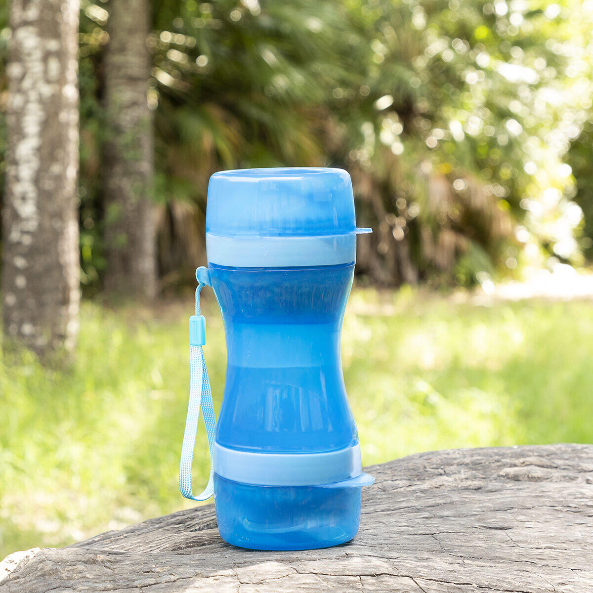 Botella con Depósito de Agua y Comida 2 en 1 – La Solución Inteligente para Paseos y Aventuras