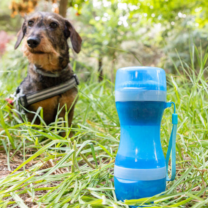 Botella con Depósito de Agua y Comida 2 en 1 – La Solución Inteligente para Paseos y Aventuras